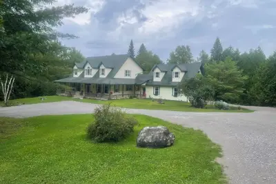 Image de Absolutely Private Waterfront!