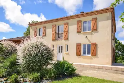 Image de Chalet tranquille avec piscine privée et vue