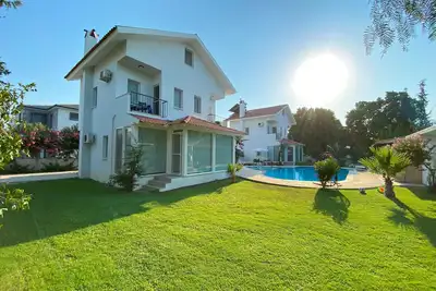 Villa Marti 2 Villas in one Land-with private pool-12 sleeps