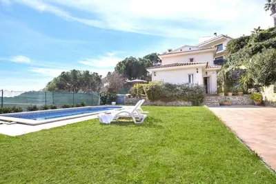 Image de ***Lloret De Mar Villa*** 3 Bedrooms | 2 Bathrooms | Private Pool | Bbq