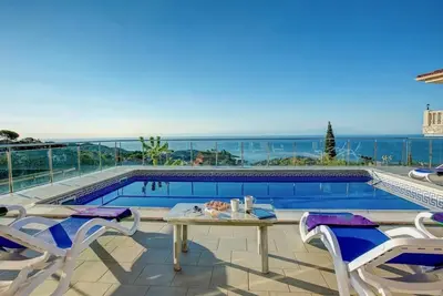 Image de ***Lloret De Mar Villa***4 Bedrooms | Private Pool | Great Sea Views | Bbq
