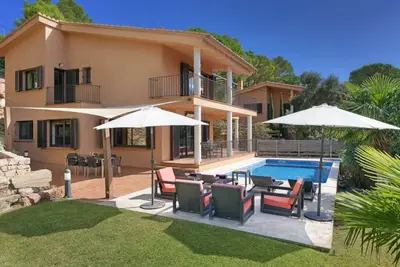 Image de ***Tamariu Villa*** 4 Bedrooms | Private Pool | Free Wifi | Bbq