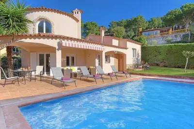 Image de ***Tamariu Villa*** 3 Bedrooms | Private Pool | Free Wifi | Bbq