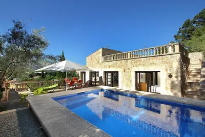 ***Pollensa Villa*** 4 Bedrooms | Private Pool | Free A/C | Free Wifi | Bbq
