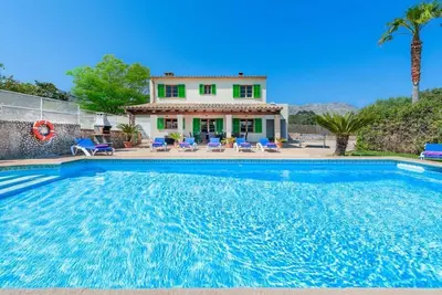 ***Pollensa Villa*** 5 Bedrooms | Private Pool | Free A/C | Free Wifi | Bbq