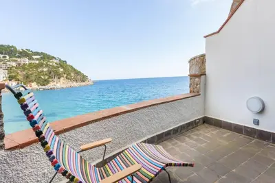 Image de ***Llafranc Villa*** 4 Bedrooms | Sea Front | Free Wifi | Bbq