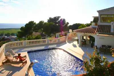 Image de ***Son Bou Villa*** 6 Bedrooms | Private Pool | Free A/C | Free Wifi | Bbq