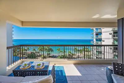 Image de Oceanfront Family Bliss at the Waikiki Beach Tower Steps to the Amazing Beach