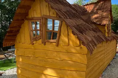 Image de Cabane enchantée atypique en bois et Kota grill en option