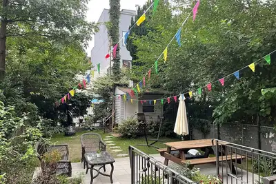 Massive duplex with gorgeous backyard in Greenpoint few min from subway