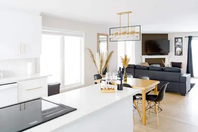 Image de ***Entire Cozy Place*** 5 Minutes Drive Downtown Ottawa