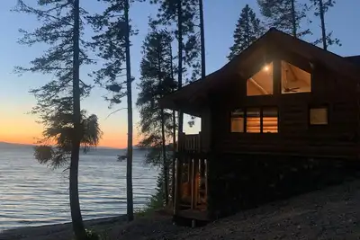 Image de Flathead Lake cabin with beachfront, stunning views