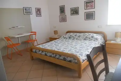 Image de Nice studio apartment with small terrace