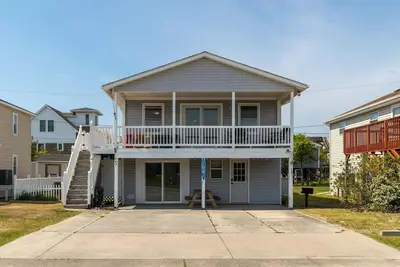 Image de 4br 3 Bath, Dog Friendly, Linens & Towels provided, 700ft to beach access