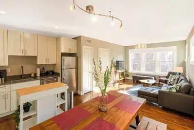 Image de Chic Minimalist Gem w/ Fenced Backyard + W/D