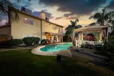 Image de Custom luxury home getaway.