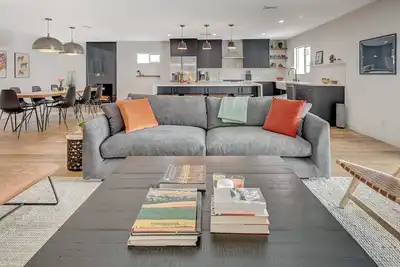 Image de Incredible Modern Home, Comfortable/Stylish, Located Minutes From The Strip!