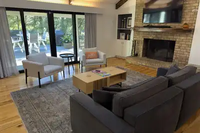 Image de Ivy Kirk Cottage in the Village of Pinehurst