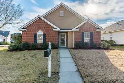 Image de Cozy and Beautiful home in prime location!