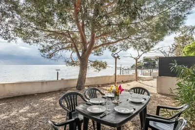 Image de Agréable appartement dans une maison de vacances pour 5 personnes avec Wifi, Tv, patio et parking
