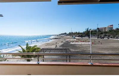 Maison \"Chalet en la playa San Agustin\" proche plage avec vue sur mer, balcon, A/C et Wi-Fi