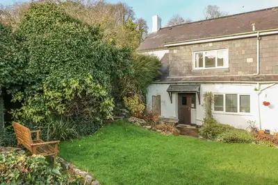 Image de Honeysuckle Cottage, pet friendly, with pool in Marldon
