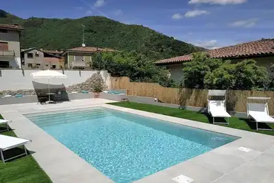 Image de Villa Marsica E: A modern and graceful two-story apartment immersed in a splendid landscape, in the heart of a wonderful little town, with Free Wi-Fi.