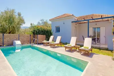 Image de Salvia - 2 Bedroom villa with Private Pool and Garden view
