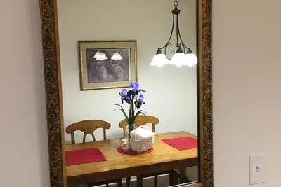 Image de American Charm • King Bed & Kitchen Downtown