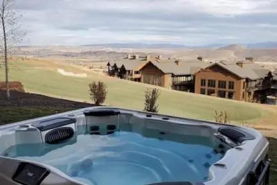 Image de Spectacular Mountain views Year round!