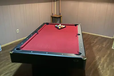 Image de 2 bedroom town house with game room