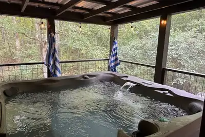 Image de Creekside Gem | Hot Tub, Sleeping Porch, Fire Pit