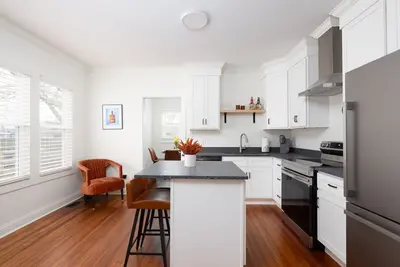 Image de Mentelle Park Place- Clean Home-Walk to Breweries.