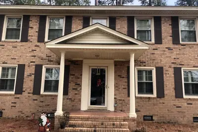 Image de Masters Rental - walk to golf course - 4 bedrooms updated