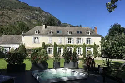 Image de Magnifique Villa avec piscine chauffée, jacuzzi et sauna, - 20% juillet /aout