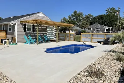 Image de Boro Bungalow in beautiful downtown Swansboro with street legal golf cart