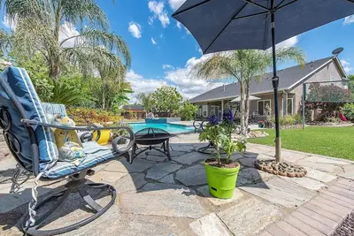 Image de A Relaxing Retreat with Pool and Heated Jacuzzi near Sequoia Parks