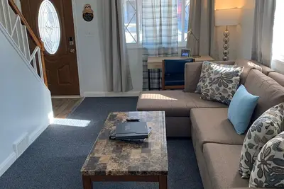 Royalty Homes - Family style, clean in a safe area.