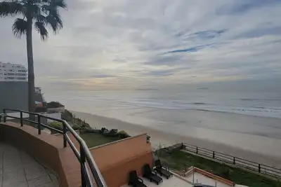Image de Ocean Front Getaway With Private Beach Access