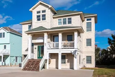 Image de Private Pool and hot tub with Ocean Views!