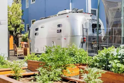 Image de Iconic Airstream Retreat w/ Hot Tub