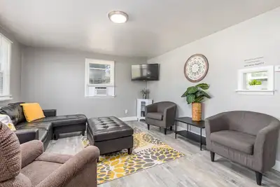 Image de Classic 2-bedroom with extra large driveway