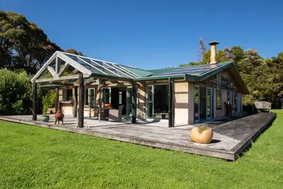 Image de Golden Paradise - Rangihaeata Holiday Home