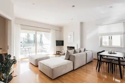 Exquisite 2br Apartment in Agia Paraskevi