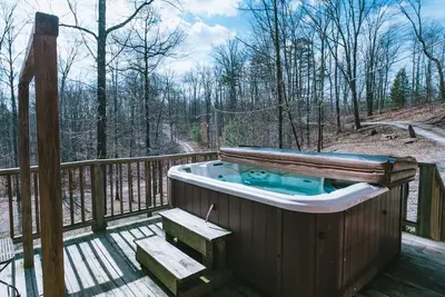 Image de Turkey Cove: Newly Renovated, Pet-Friendly 3br Home with Hot Tub and Fireplace