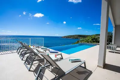 Image de Aqua · Ocean view villa near Indigo Bay with pool