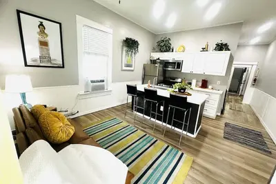 Image de Historic Ybor City 2bd Cigar Makers Gem w/ Hot Tub