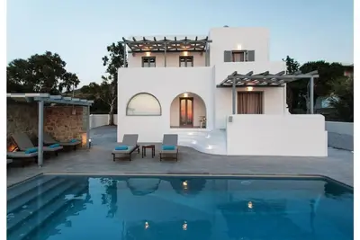 Image de Naxos Infinity Villa Pool Suite -  8 mins from port
