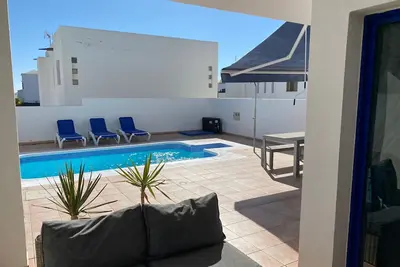 Image de Modern 3 Bedroom Villa, Air-conditioning, Wifi, Heated Pool, Uk Tv