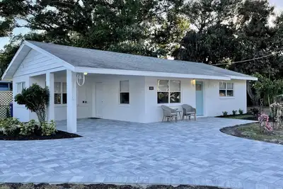 Image de Coastal Cottage House 1 -- Close to Beaches! ! Welcome to Paradise!